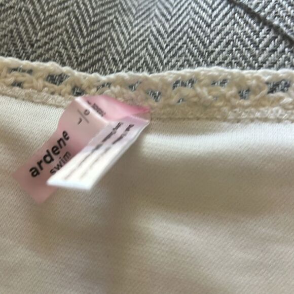 NWT Ardene white crochet bottoms Large - Picture 7 of 9